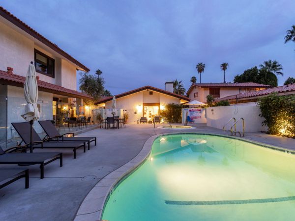 Palm Springs Home 990911