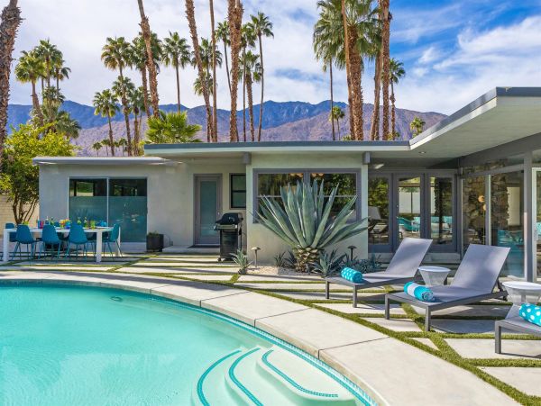 Palm Springs Home 990912