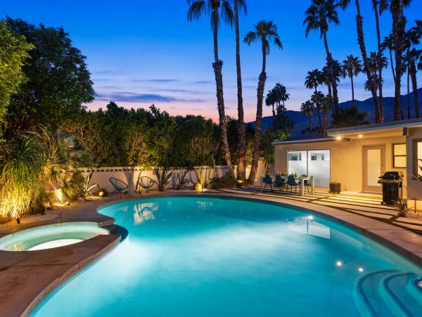 Palm Springs Home 990912