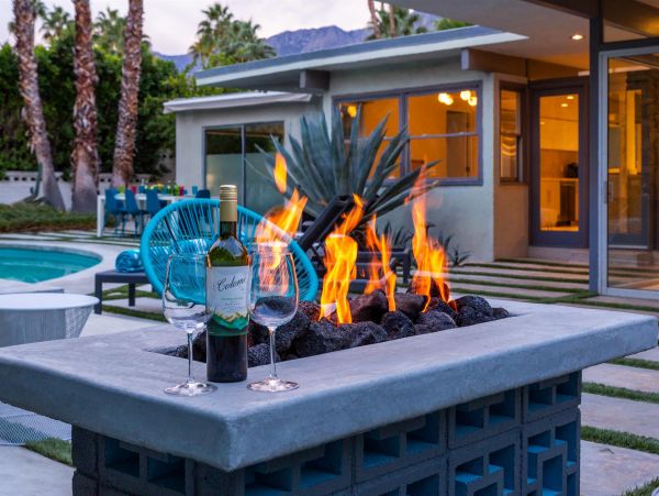 Palm Springs Home 990912