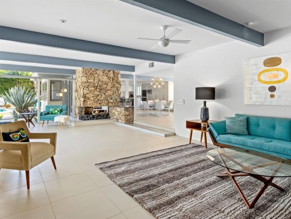 Palm Springs Home 990912