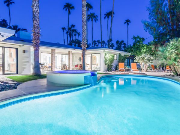 Palm Springs Home 990913
