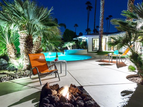 Palm Springs Home 990913