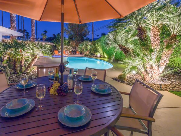 Palm Springs Home 990913