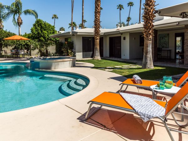 Palm Springs Home 990913