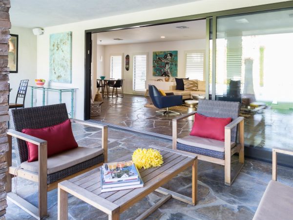 Palm Springs Home 990913