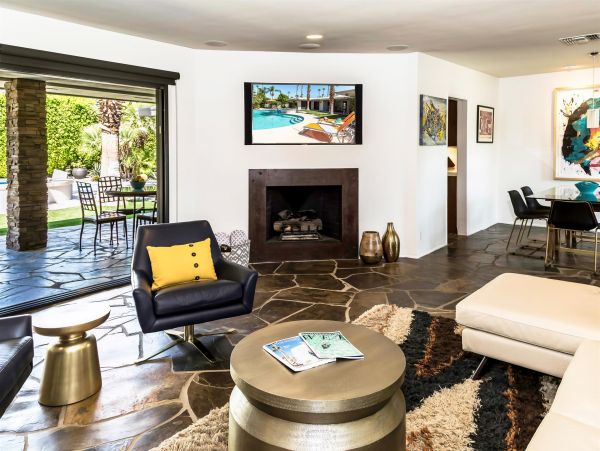 Palm Springs Home 990913