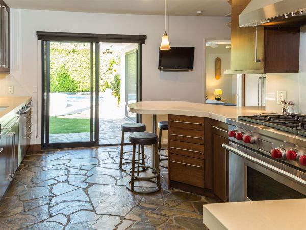 Palm Springs Home 990913