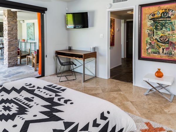 Palm Springs Home 990913