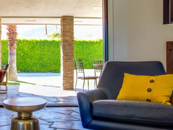 Palm Springs Home 990913