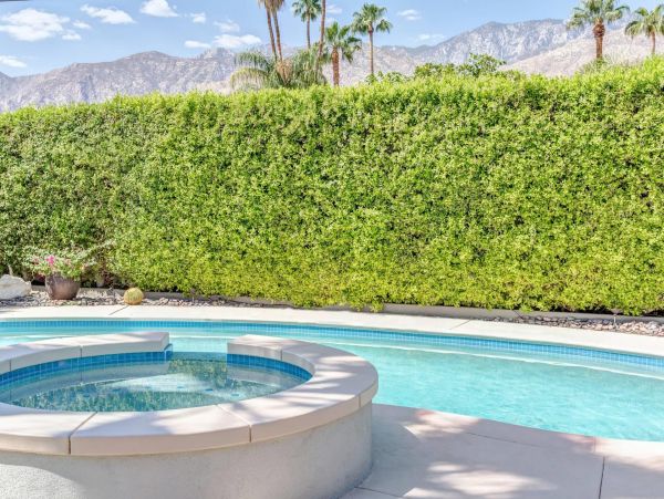 Palm Springs Home 990913