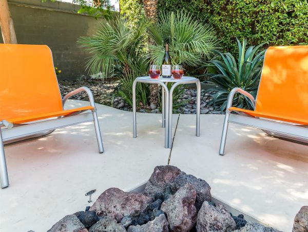 Palm Springs Home 990913