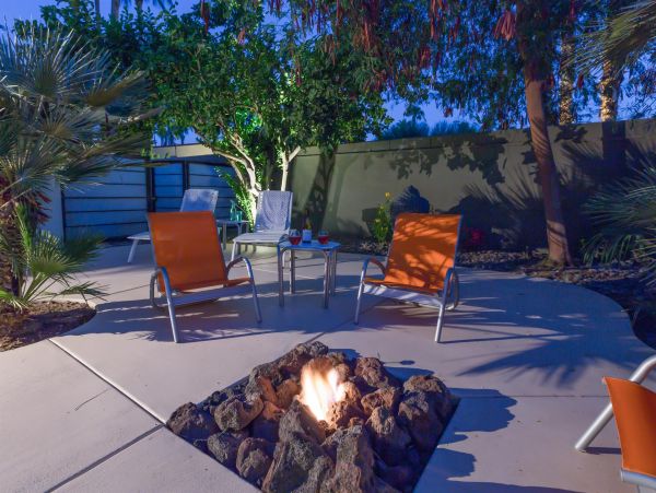 Palm Springs Home 990913