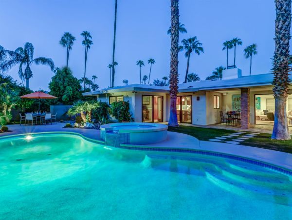 Palm Springs Home 990913
