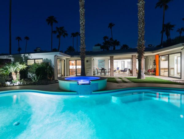 Palm Springs Home 990913