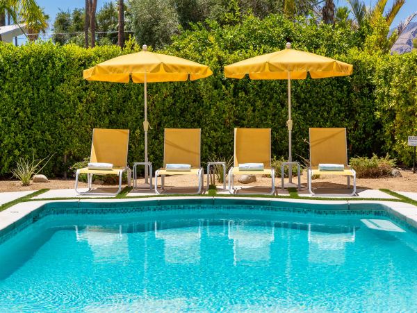 Palm Springs Home 990914