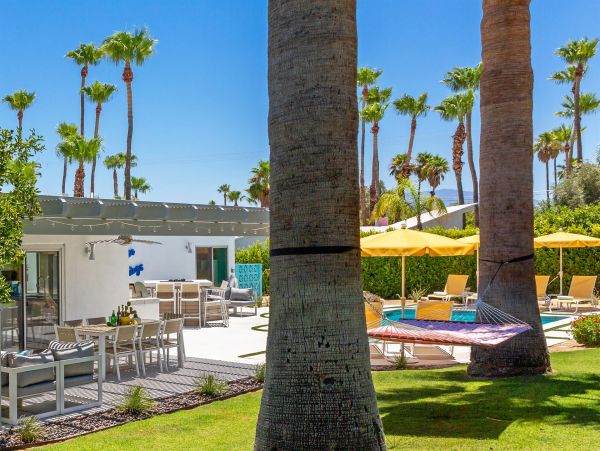 Palm Springs Home 990914