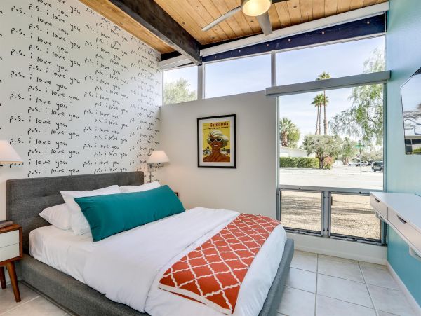 Palm Springs Home 990914