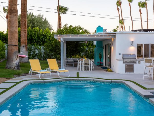 Palm Springs Home 990914