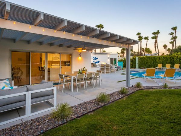 Palm Springs Home 990914