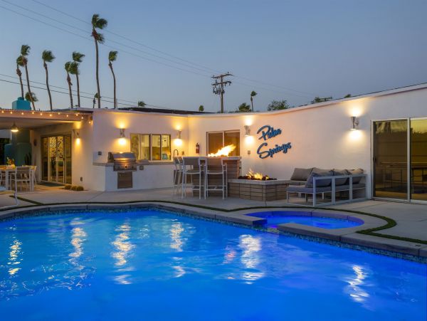 Palm Springs Home 990914
