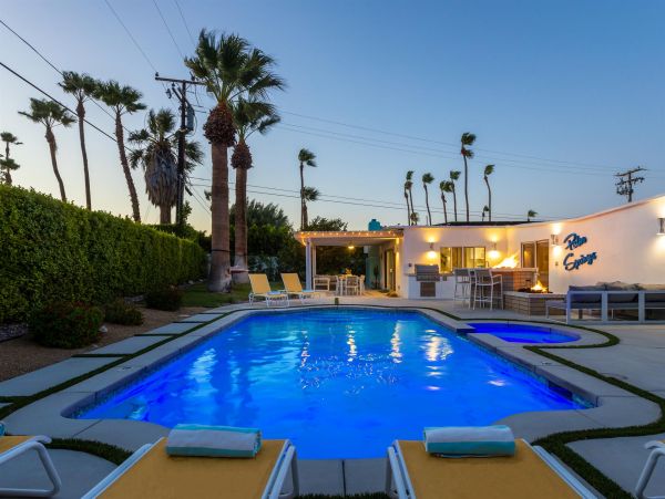 Palm Springs Home 990914