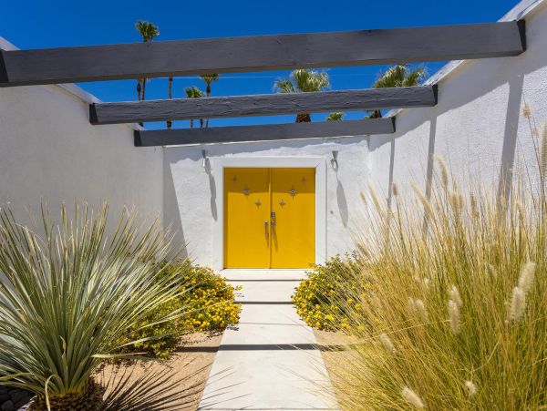 Palm Springs Home 990914