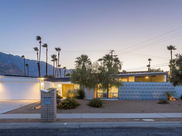 Palm Springs Home 990914