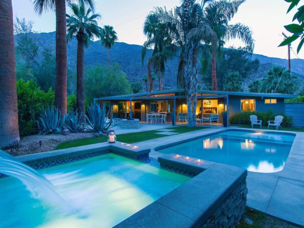 Palm Springs Home 990915
