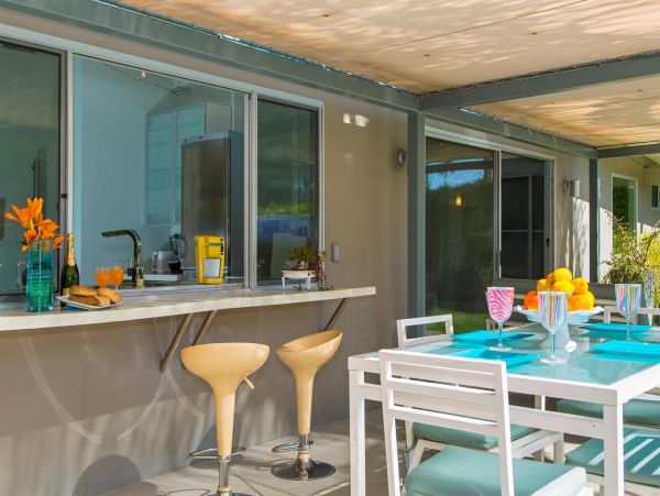 Palm Springs Home 990915