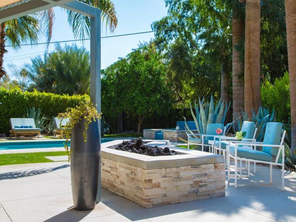 Palm Springs Home 990915