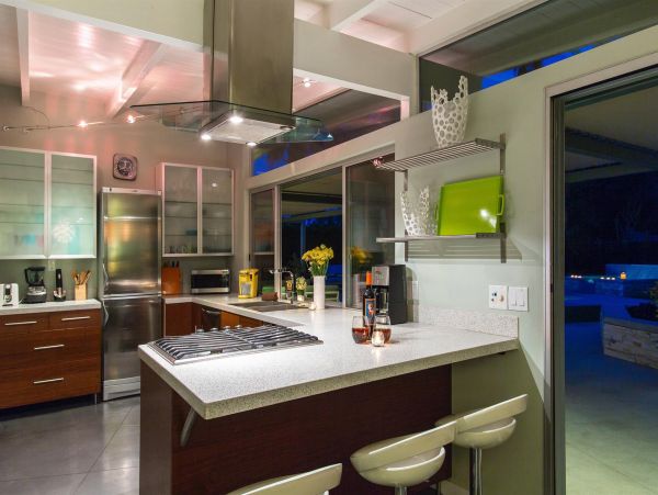 Palm Springs Home 990915