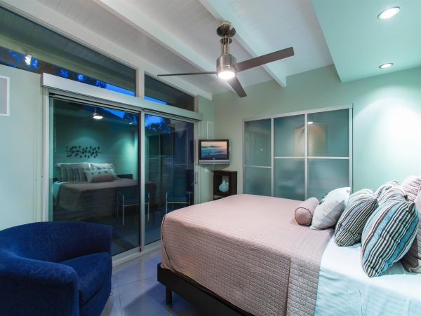 Palm Springs Home 990915