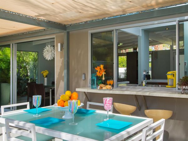 Palm Springs Home 990915
