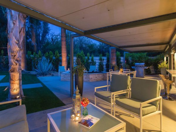 Palm Springs Home 990915