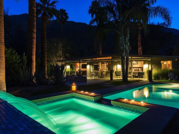 Palm Springs Home 990915