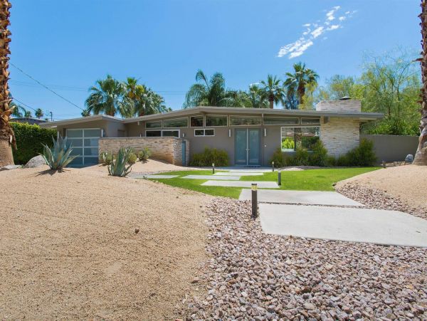 Palm Springs Home 990915