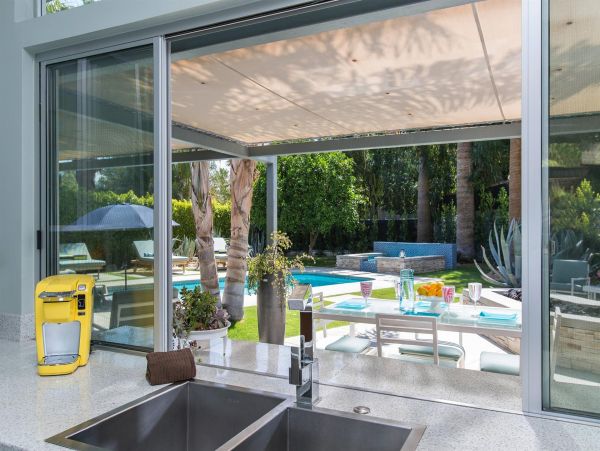 Palm Springs Home 990915