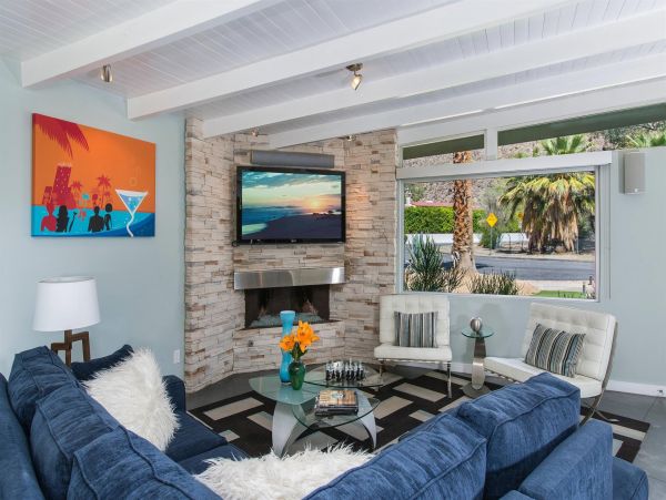 Palm Springs Home 990915