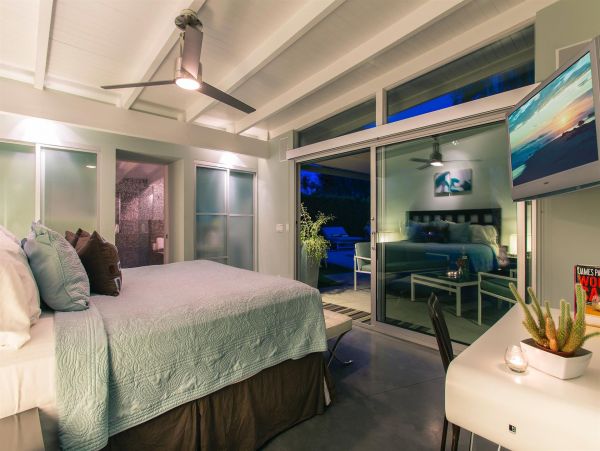 Palm Springs Home 990915