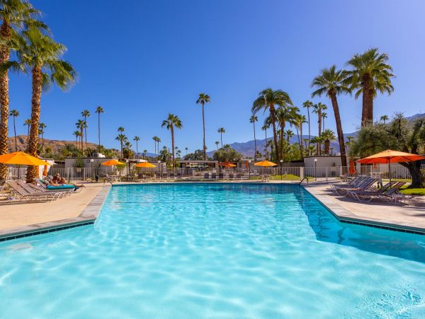 Palm Springs Home 990916