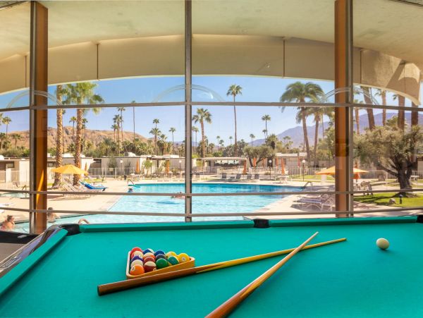 Palm Springs Home 990916