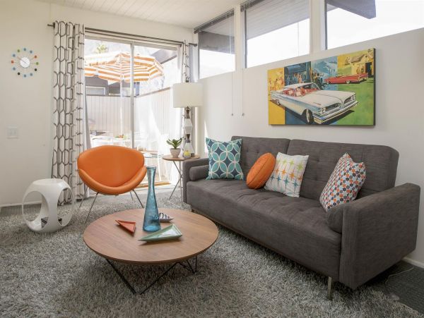 Palm Springs Home 990916