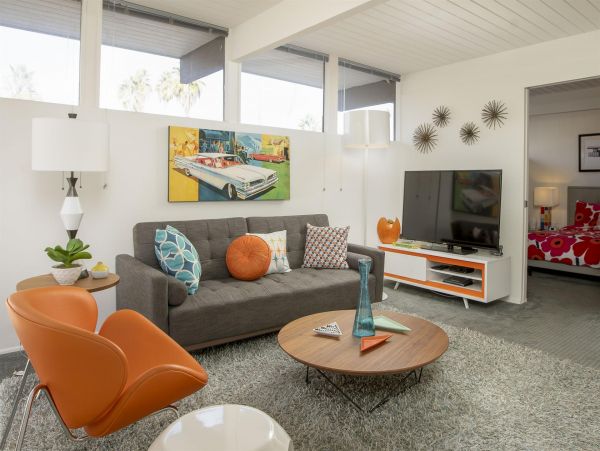 Palm Springs Home 990916