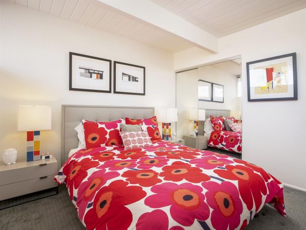 Palm Springs Home 990916