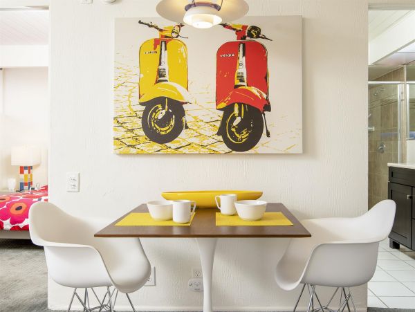 Palm Springs Home 990916
