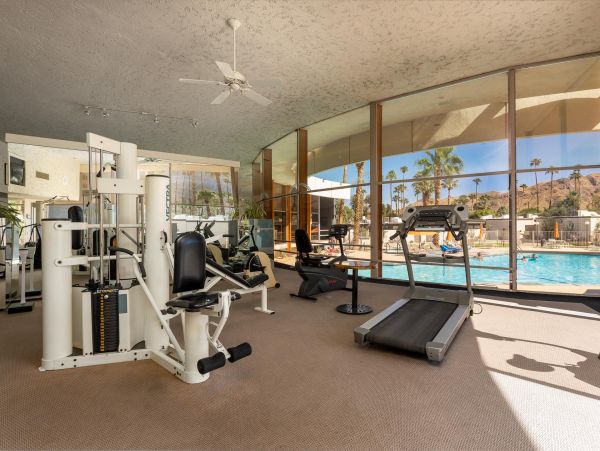 Palm Springs Home 990916