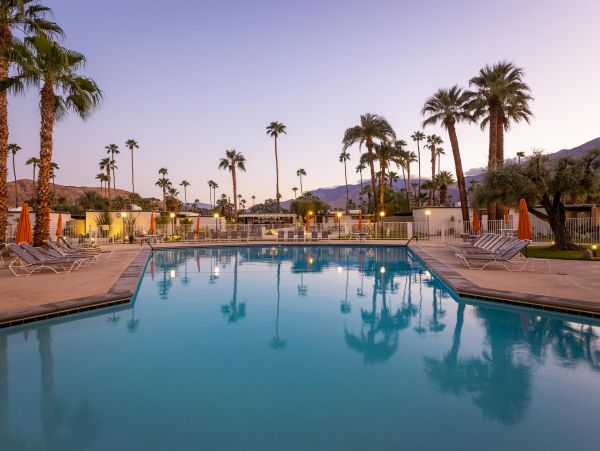 Palm Springs Home 990916