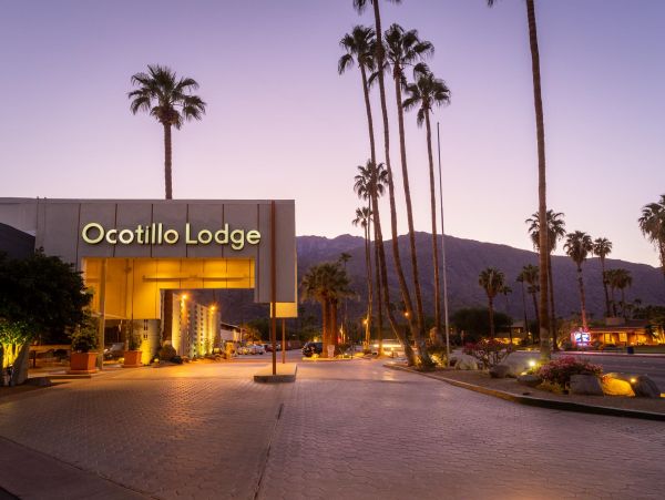 Palm Springs Home 990916