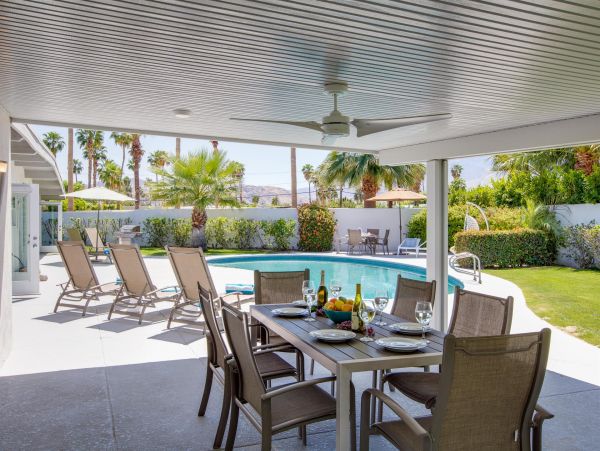 Palm Springs Home 990917